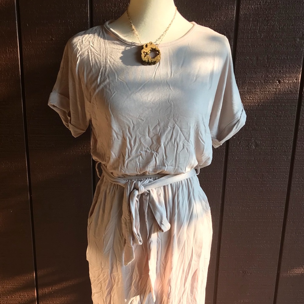New! Short Sleeve Waist Tie Midi Dress - Picture 2 of 4